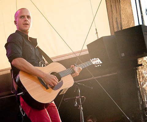 Konzertaufnahme, Milow, 24.06.2010, Kiel, Unser Norden-Bühne