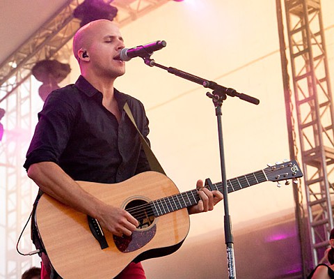 Konzertaufnahme, Milow, 24.06.2010, Kiel, Unser Norden-Bühne