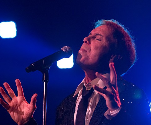 Konzertaufnahme, Cliff Richard, 09.12.2010, München, Olympiahalle