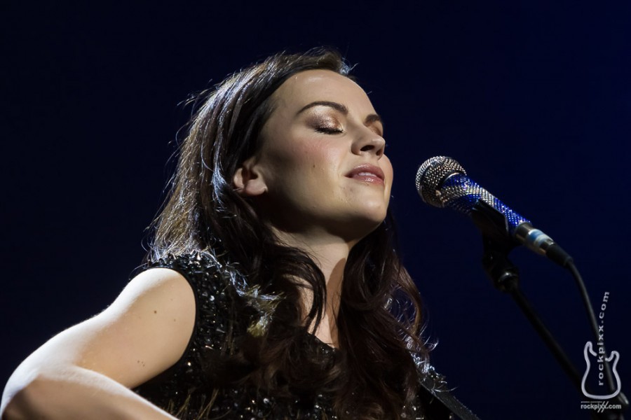 Amy Macdonald, 20.12.2013, Hamburg, AIDA Night of the Proms 2013, O2 World