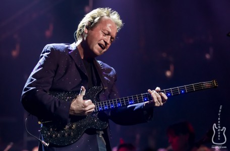 Mark King (Level 42), 20.12.2013, Hamburg, AIDA Night of the Proms 2013, O2 World